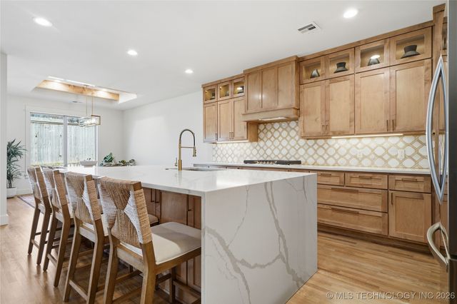 9705 E 116th Place S, Bixby, OK 74008