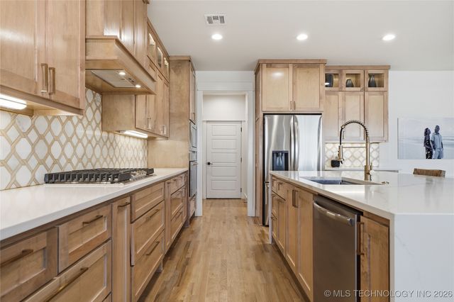 9705 E 116th Place S, Bixby, OK 74008