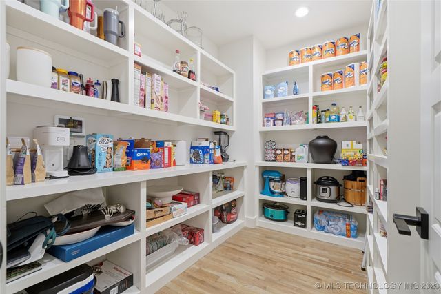 9705 E 116th Place S, Bixby, OK 74008