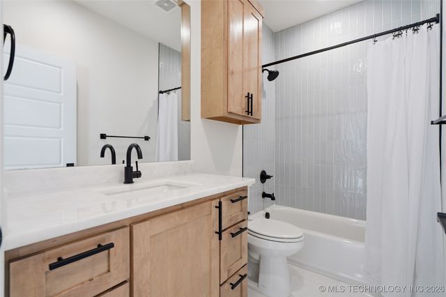 9705 E 116th Place S, Bixby, OK 74008