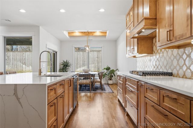 9705 E 116th Place S, Bixby, OK 74008