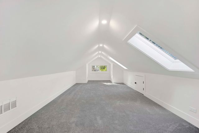 5844 W Leland Avenue, Chicago, IL 60630