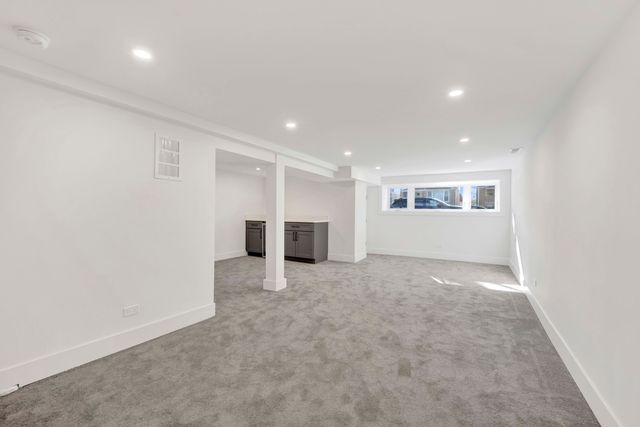 5844 W Leland Avenue, Chicago, IL 60630