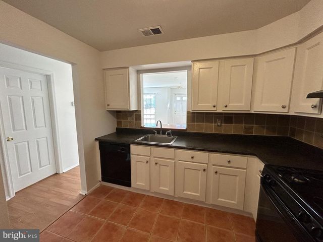 25 WYNDHAM PL, Trenton, NJ 08691