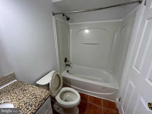 25 WYNDHAM PL, Trenton, NJ 08691