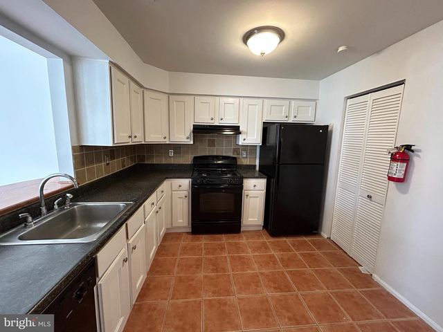 25 WYNDHAM PL, Trenton, NJ 08691