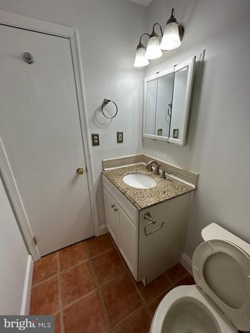 25 WYNDHAM PL, Trenton, NJ 08691