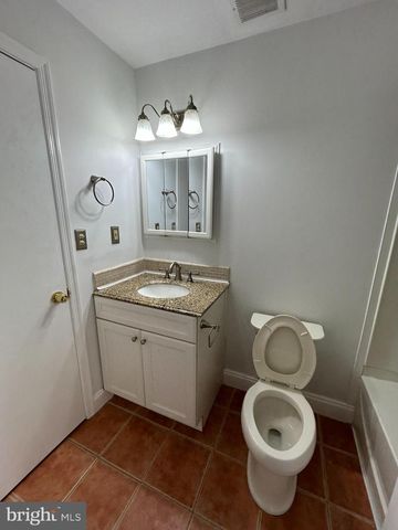 25 WYNDHAM PL, Trenton, NJ 08691