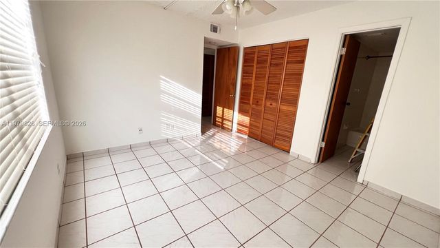 809 Twin Lakes Dr 32-A, Coral Springs, FL 33071