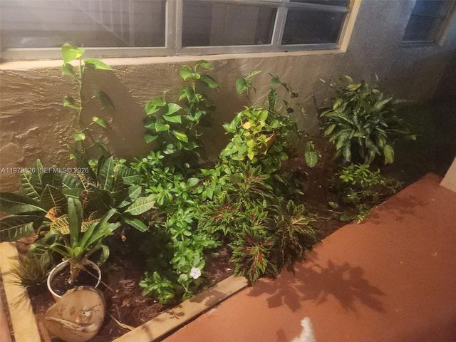 809 Twin Lakes Dr 32-A, Coral Springs, FL 33071