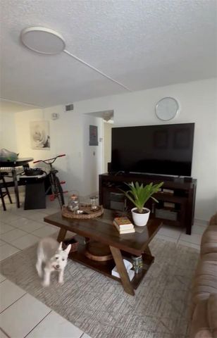 809 Twin Lakes Dr 32-A, Coral Springs, FL 33071