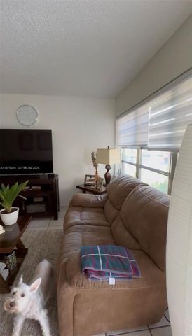 809 Twin Lakes Dr 32-A, Coral Springs, FL 33071