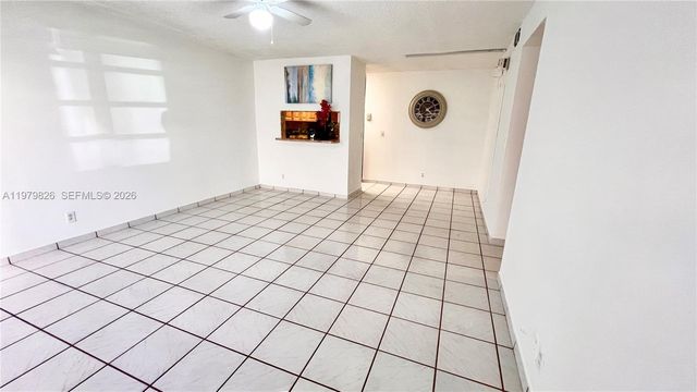 809 Twin Lakes Dr 32-A, Coral Springs, FL 33071