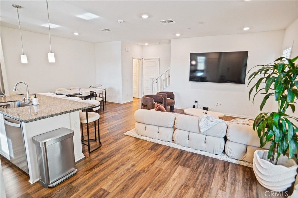 27605 Sawtooth, Canyon Country, CA 91387 — photo 4