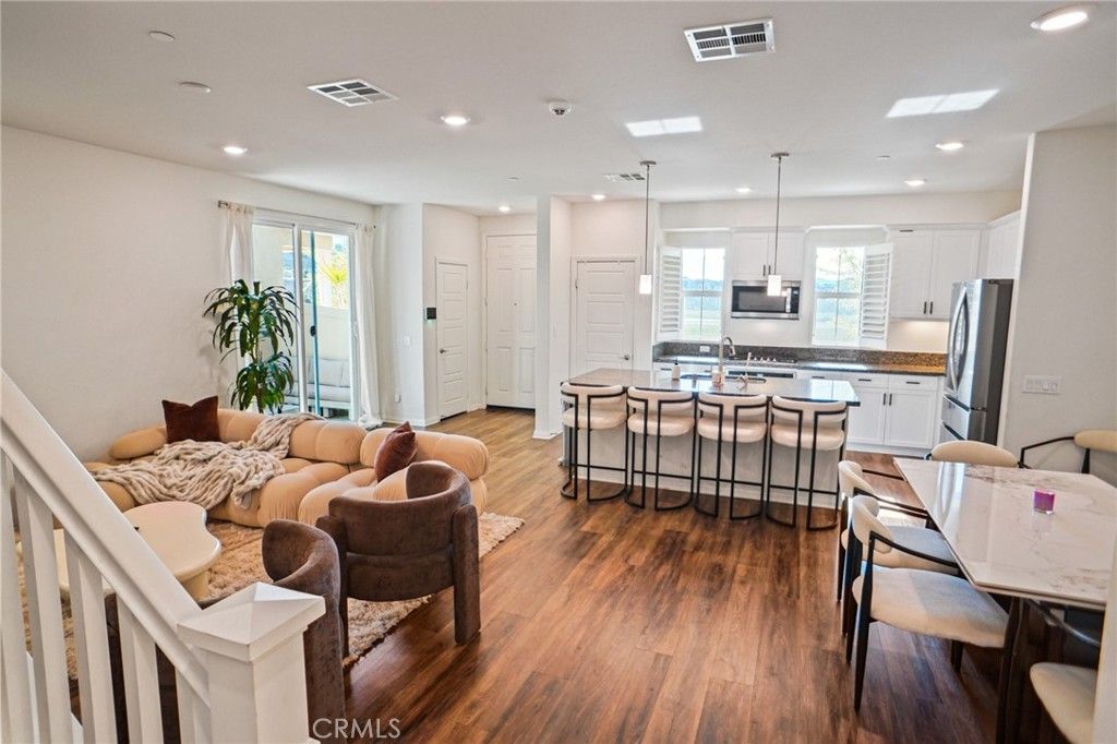 27605 Sawtooth, Canyon Country, CA 91387 — photo 5