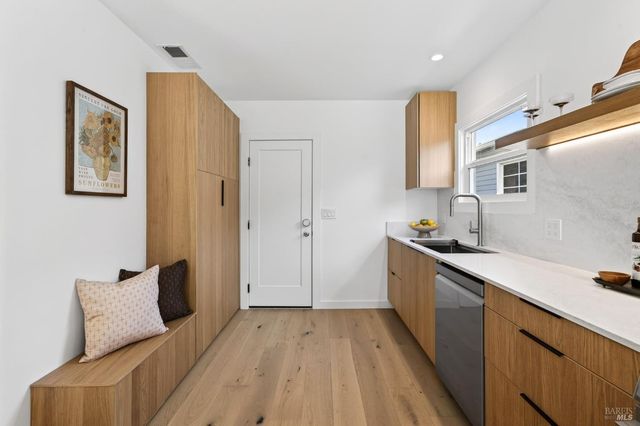 2034 Augustan Ave, Santa Rosa, CA 95404