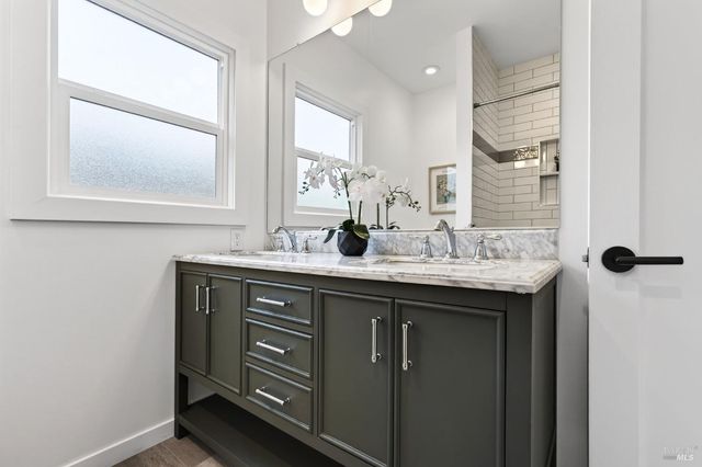 2034 Augustan Ave, Santa Rosa, CA 95404