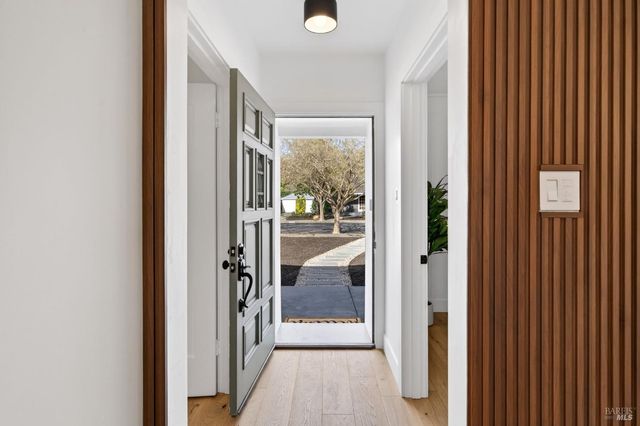 2034 Augustan Ave, Santa Rosa, CA 95404