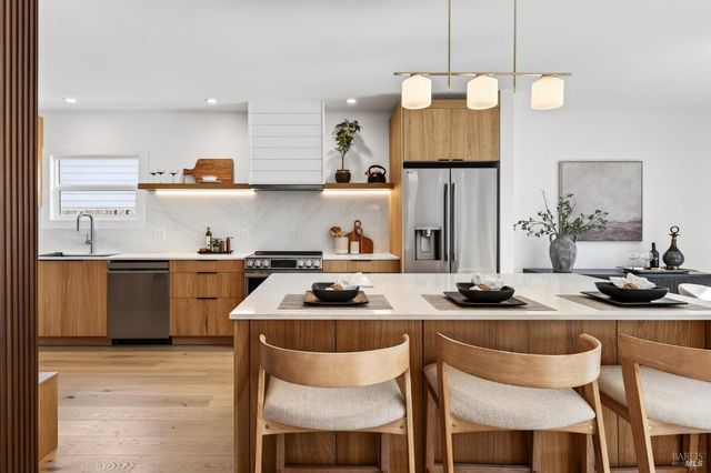 2034 Augustan Ave, Santa Rosa, CA 95404