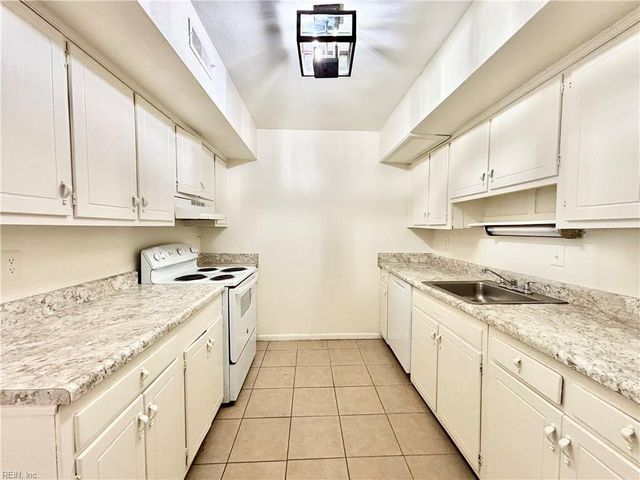 5824 Pickering ST, Virginia Beach, VA 23462