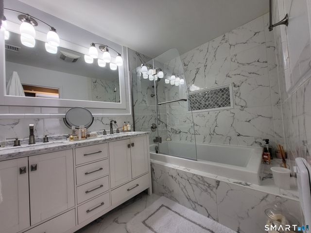 110 Darby Street, Bloomfield, CT 06002