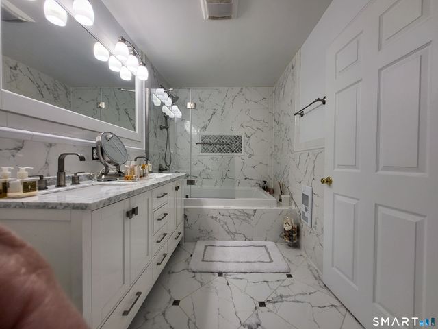 110 Darby Street, Bloomfield, CT 06002