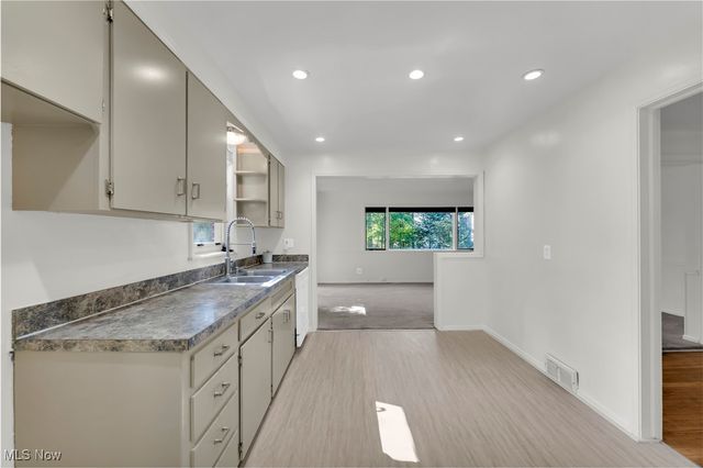 1044 S Belvoir Boulevard, South Euclid, OH 44121