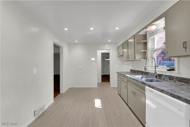 1044 S Belvoir Boulevard, South Euclid, OH 44121