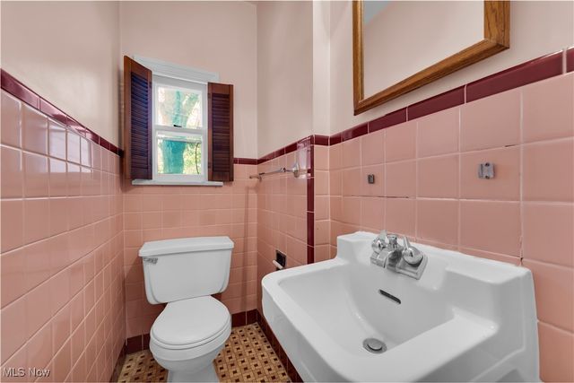 1044 S Belvoir Boulevard, South Euclid, OH 44121