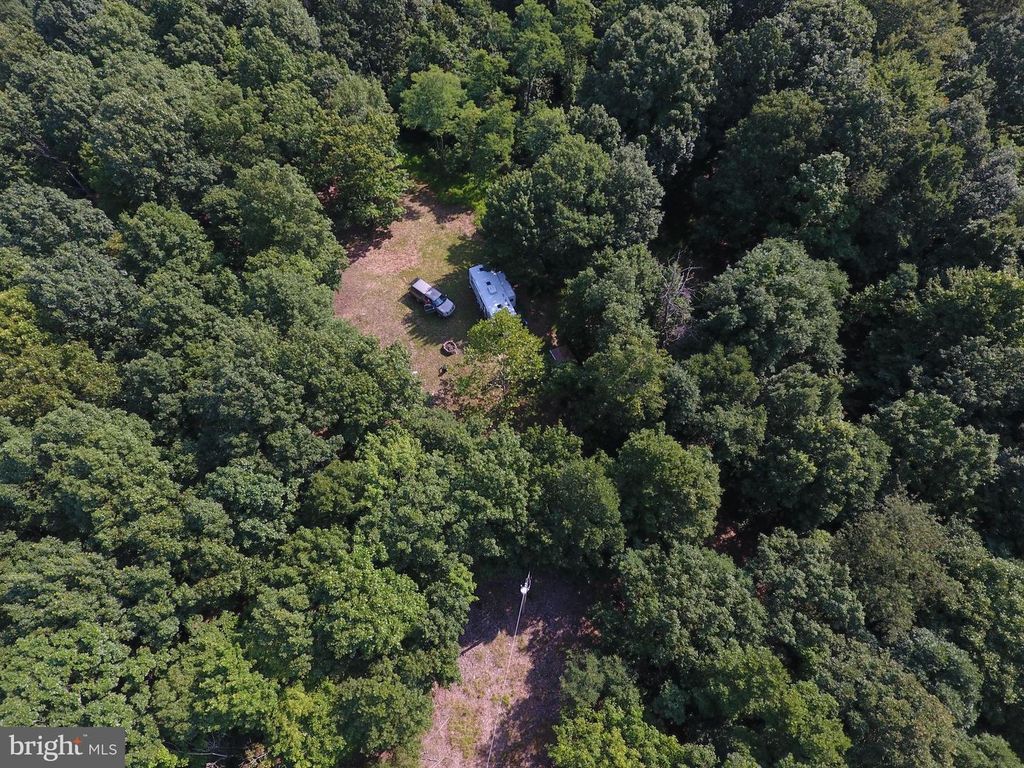 1840 SHADE LN, Berkeley Springs, WV 25411