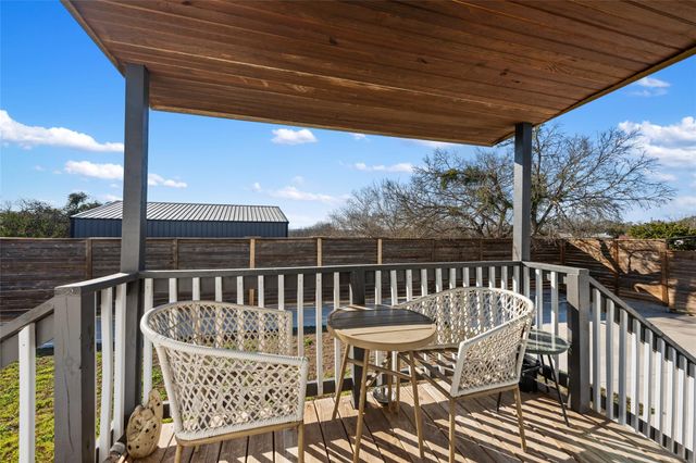 624 S Old Stagecoach RD, Kyle, TX 78640