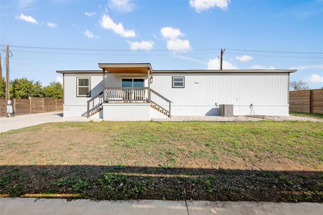 624 S Old Stagecoach RD, Kyle, TX 78640