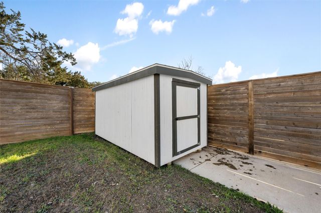 624 S Old Stagecoach RD, Kyle, TX 78640
