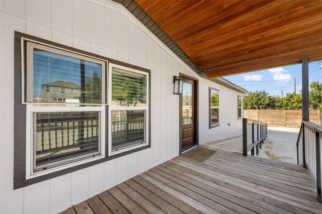 624 S Old Stagecoach RD, Kyle, TX 78640