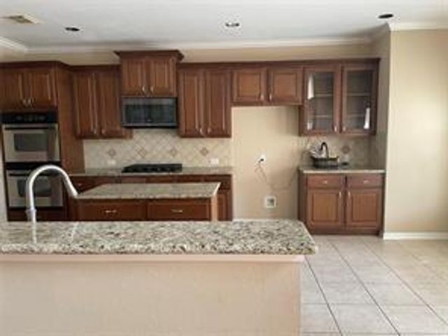 1515 Mesa Verde Drive, League City, TX 77573