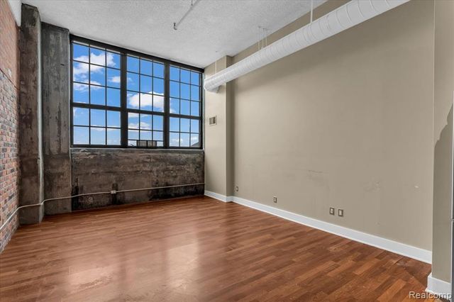 6533 E Jefferson Ave 503, Detroit, MI 48207