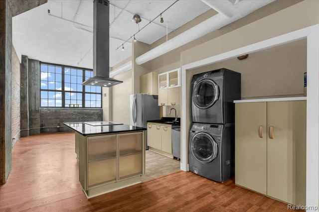 6533 E Jefferson Ave 503, Detroit, MI 48207