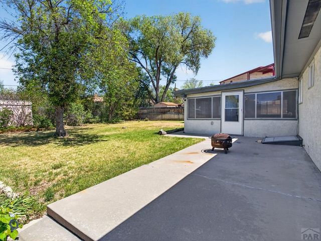 35 MacArthur Rd, Pueblo, CO 81001