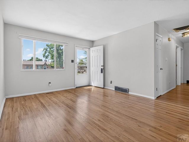 35 MacArthur Rd, Pueblo, CO 81001