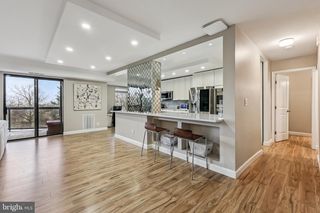 8380 GREENSBORO DR #118, Mclean, VA 22102