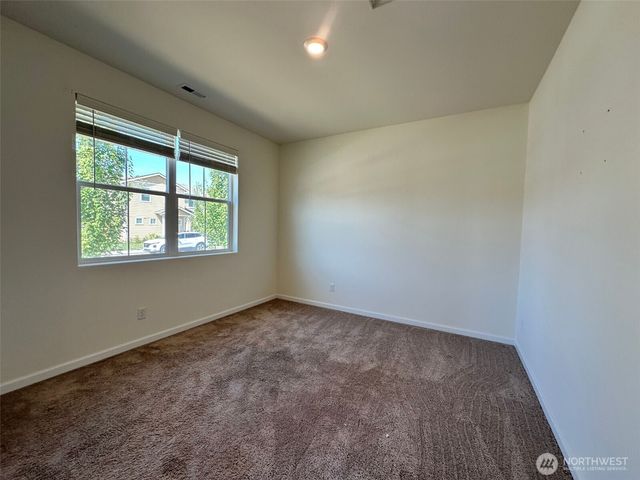 6319 121st Ave E, Puyallup, WA 98372