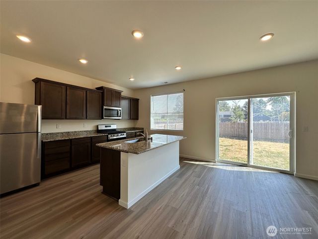 6319 121st Ave E, Puyallup, WA 98372