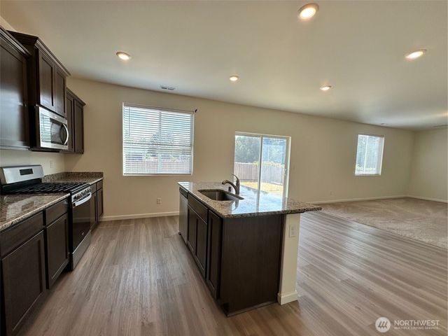 6319 121st Ave E, Puyallup, WA 98372