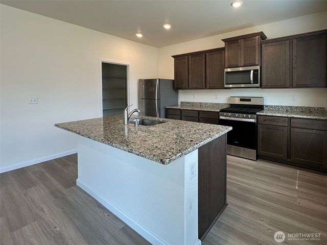 6319 121st Ave E, Puyallup, WA 98372