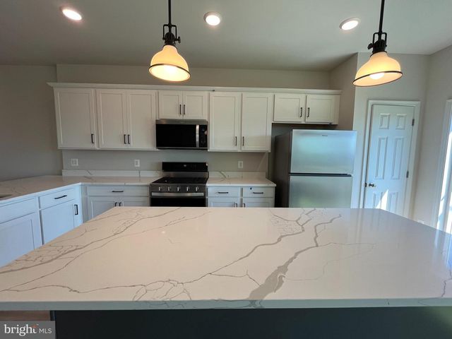 126 SWANSONG PL, Winchester, VA 22603