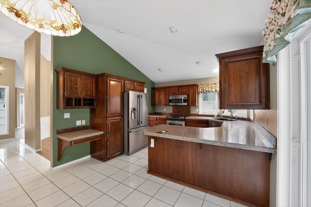 15920 N Glencrest Dr, Spokane, WA 99208