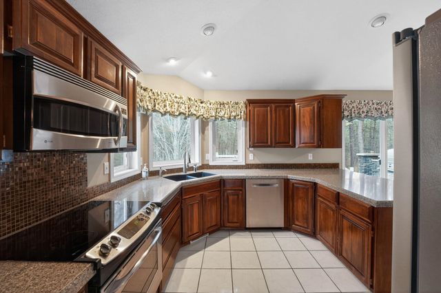 15920 N Glencrest Dr, Spokane, WA 99208