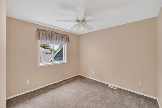 15920 N Glencrest Dr, Spokane, WA 99208