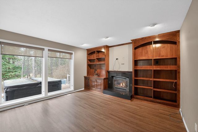 15920 N Glencrest Dr, Spokane, WA 99208