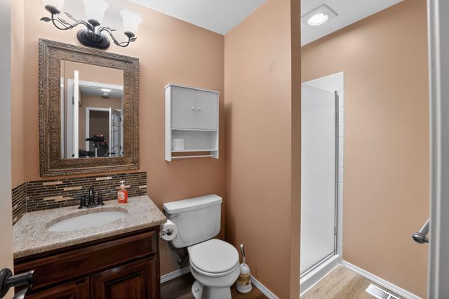 15920 N Glencrest Dr, Spokane, WA 99208